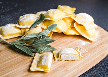 Frische Trüffel Ravioli mit Salbei Frische Trüffel Ravioli mit Salbei