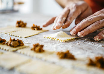 Cooking fresh ravioli to eat Cooking fresh ravioli to eat