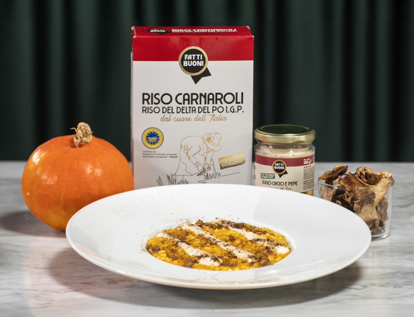 Riso carnaroli alla zucca, crema di cacio e pepe e polvere di funghi porcini