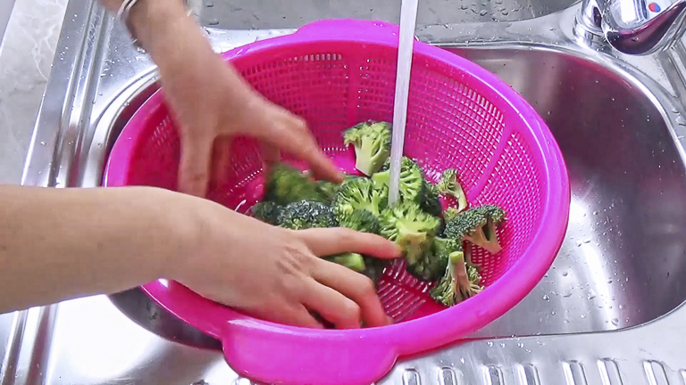 lavare-i-broccoli