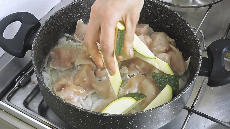 aggiungere-pollo-e-verdure