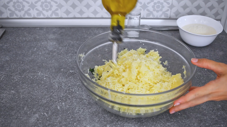 aggiungere-olio-all-impasto aggiungere-olio-all-impasto