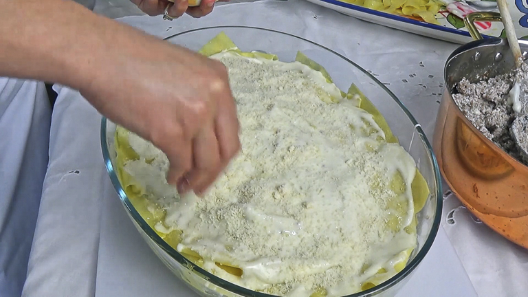 aggiungere-il-parmigiano aggiungere-il-parmigiano