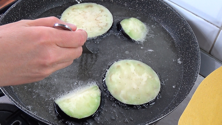 friggere-le-melanzane friggere-le-melanzane