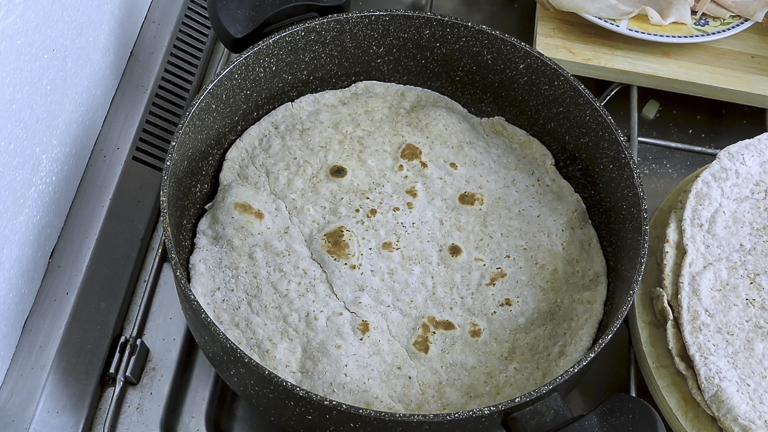 mettere-la-base-su-una-padella
