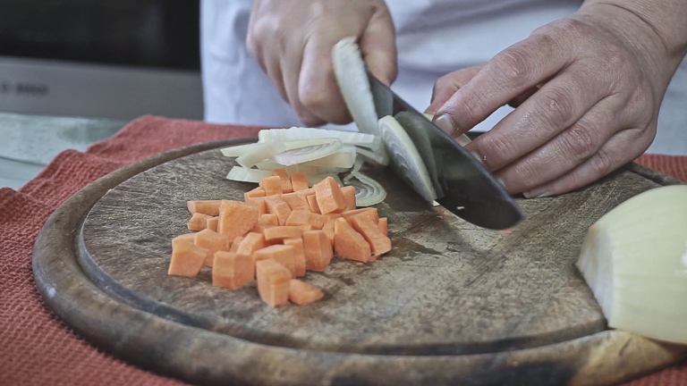 tagliare-carote-e-cipolle tagliare-carote-e-cipolle
