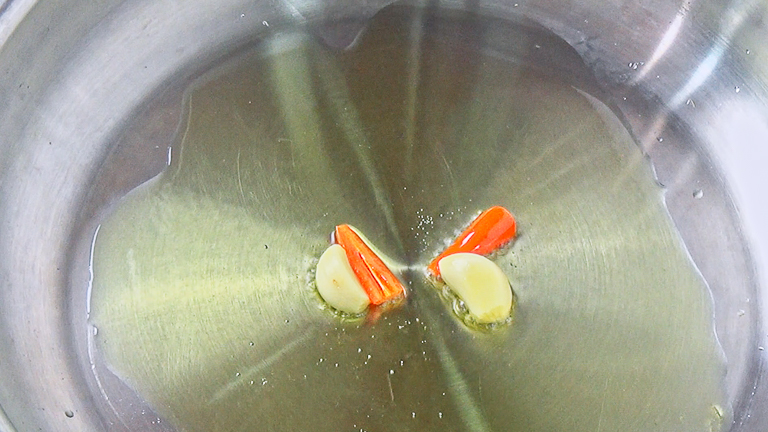 soffriggere-olio-aglio-e-peperoncino