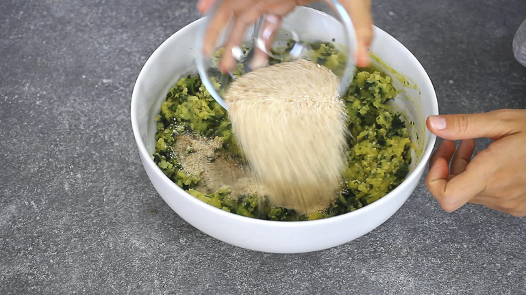 aggiungere-pane-grattugiato aggiungere-pane-grattugiato