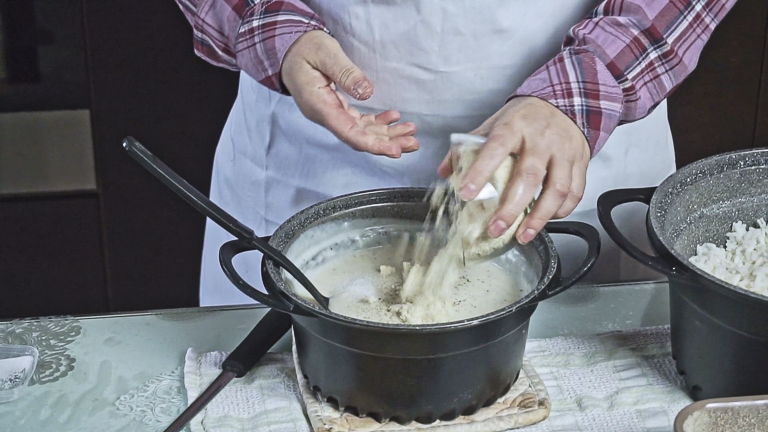aggiungere-il-parmigiano aggiungere-il-parmigiano