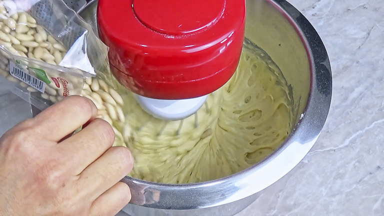 aggiungere-succo-di-limone-farina-lievito-e-pinoli aggiungere-succo-di-limone-farina-lievito-e-pinoli